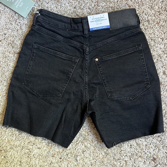 NWT H&M 90’s Cutoff Shorts - Picture 2 of 3